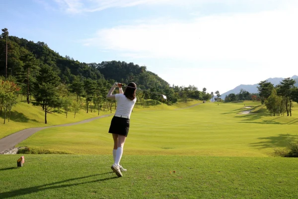 Khi Phụ Nữ Chơi Golf - 